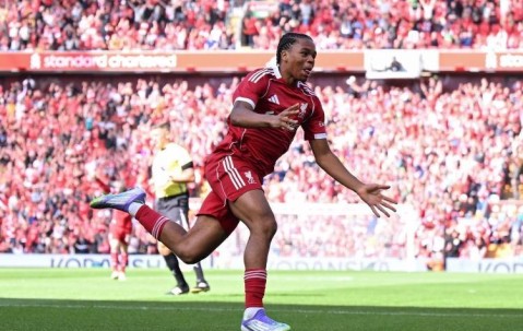 天赋溢出！16岁恩古莫哈季前5场3球&amp;2次一条龙，利物浦从蓝军抢人