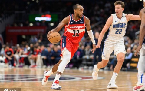 Shams：米德尔顿预计执行新赛季3330万球员选项