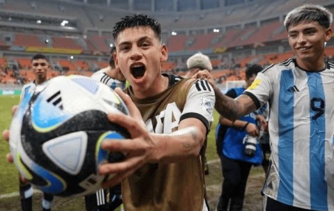 星空聚焦：新星埃切维里登陆西甲 首曝瓜帅力荐与梅西偶像情结