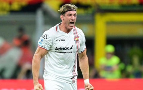 意甲最新积分战报AC米兰主场爆冷不敌升班马卫冕冠军完胜领跑