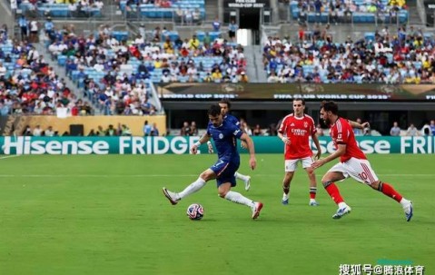 雷公助我！本菲卡1-1切尔西进加时，第86分钟因天气原因中断2小时