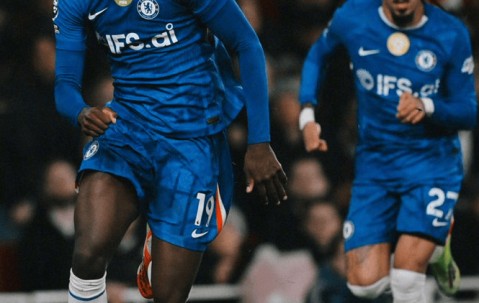 阿森纳2比1切尔西领跑英超，角球成为主题，红牌左右德比胜负