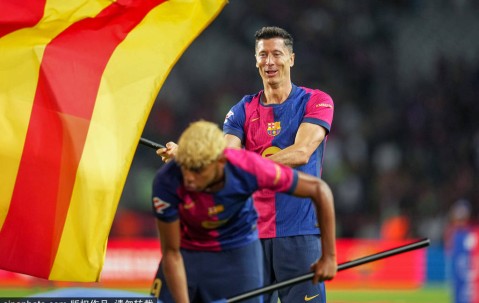 皇马懵了！巴萨疯狂102球登顶西甲历史射手榜，弗里克三叉戟太猛！