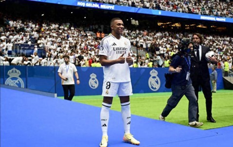 西甲回顾：现实太骨感！皇马签姆巴佩为大一统，没想到请了一位被宠坏的大爷