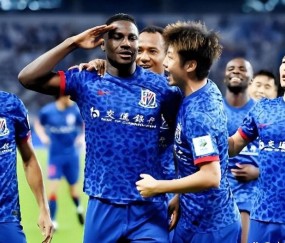 塞超豪门外援中卫正式加盟上海申花，蒋圣龙留洋德甲传闻遭俱乐部辟谣