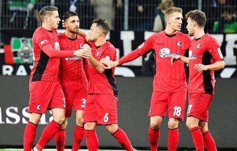 德甲铁壁迎奥超狂徒！弗赖堡VS萨尔茨堡：生死战攻防博弈定出线