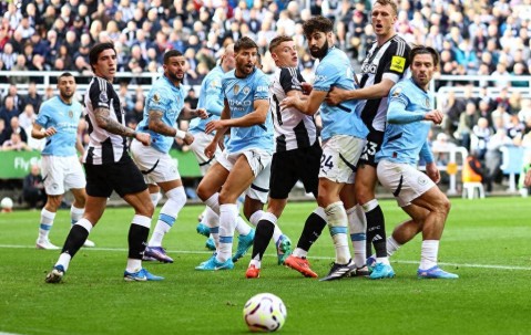 英超回顾：预料之中！双腰缺阵，曼城终究拿不下纽卡，榜首之位这下真悬了