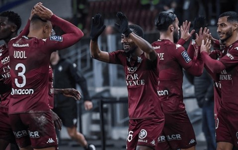 梅斯加时绝境重生！时隔两年重返法甲，兰斯梦断升降级附加赛