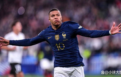 法国3-0！姆巴佩一传一射，10战狂轰13球，姆巴佩在拼抢中受伤